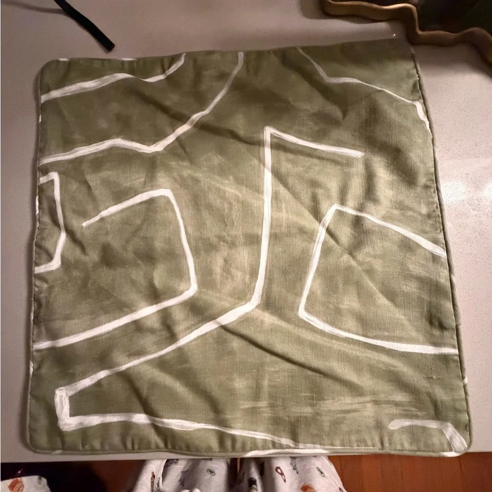 Schumacher| Kelly Wearstler Graﬃto Fern Pillow Cover: Green and White Geometric